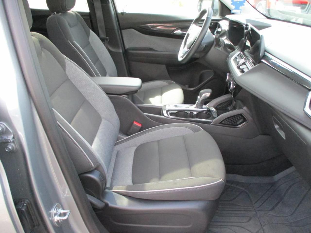 2025 Chevrolet TrailBlazer LT AWD Photo12