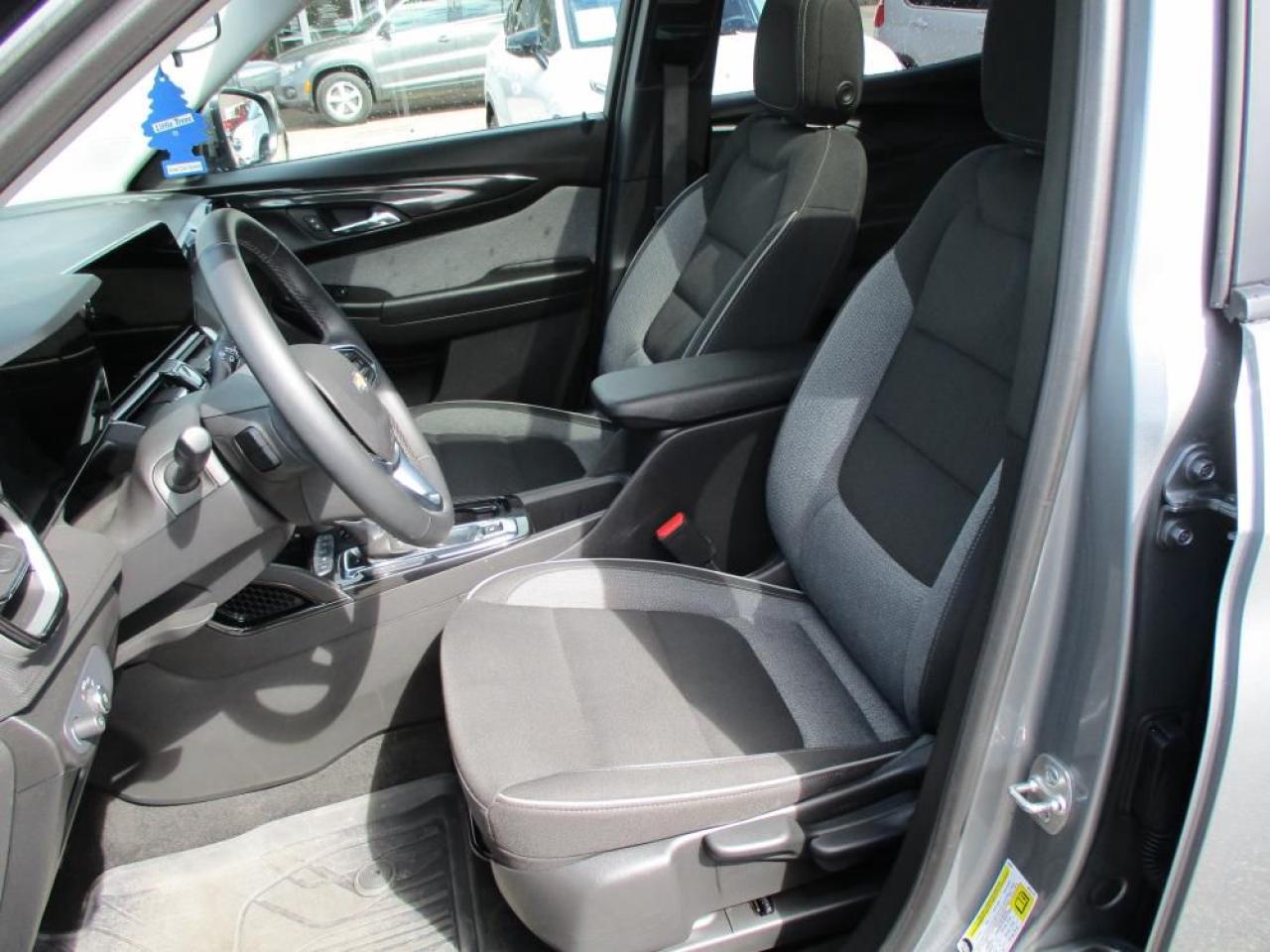 2025 Chevrolet TrailBlazer LT AWD Photo11