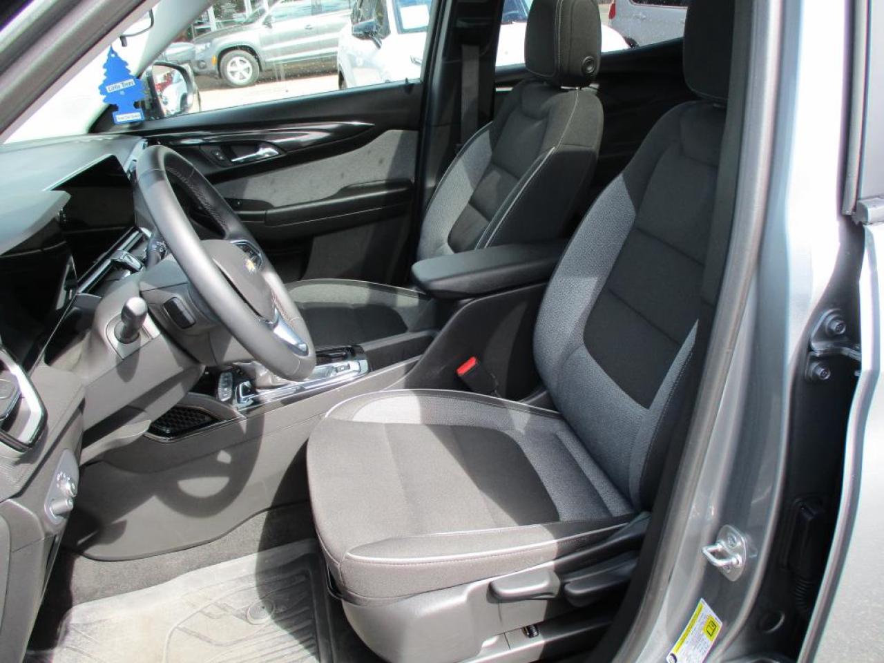2025 Chevrolet TrailBlazer LT AWD Photo11