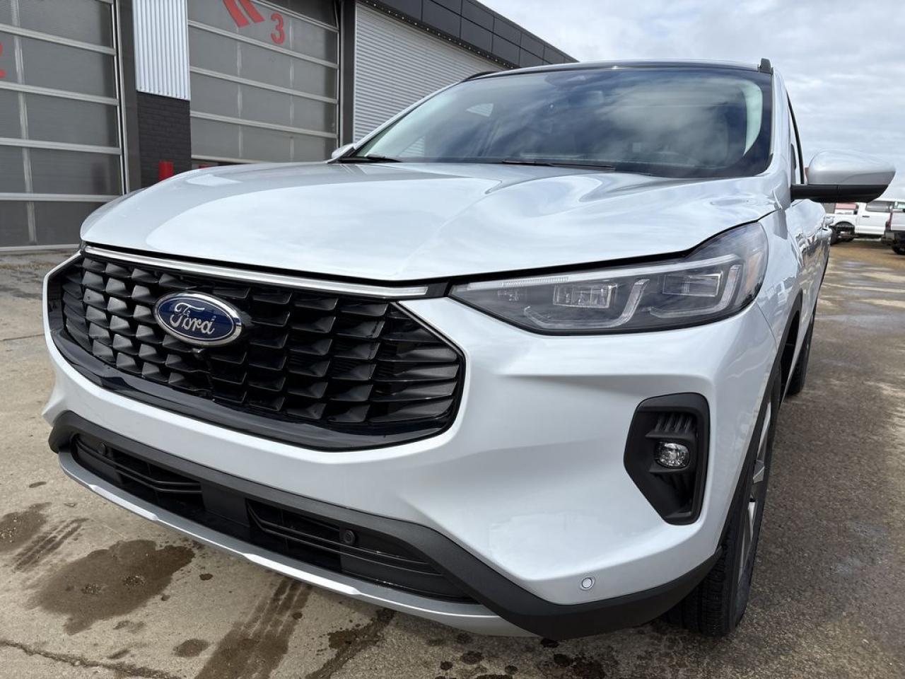 2025 Ford Escape Platinum 601A Photo5