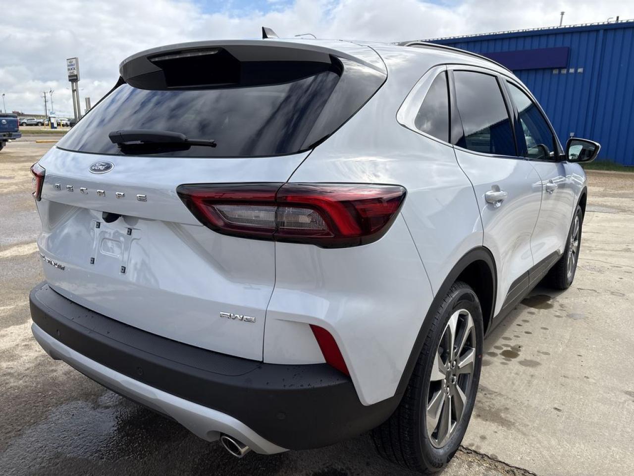 2025 Ford Escape Platinum 601A Photo5