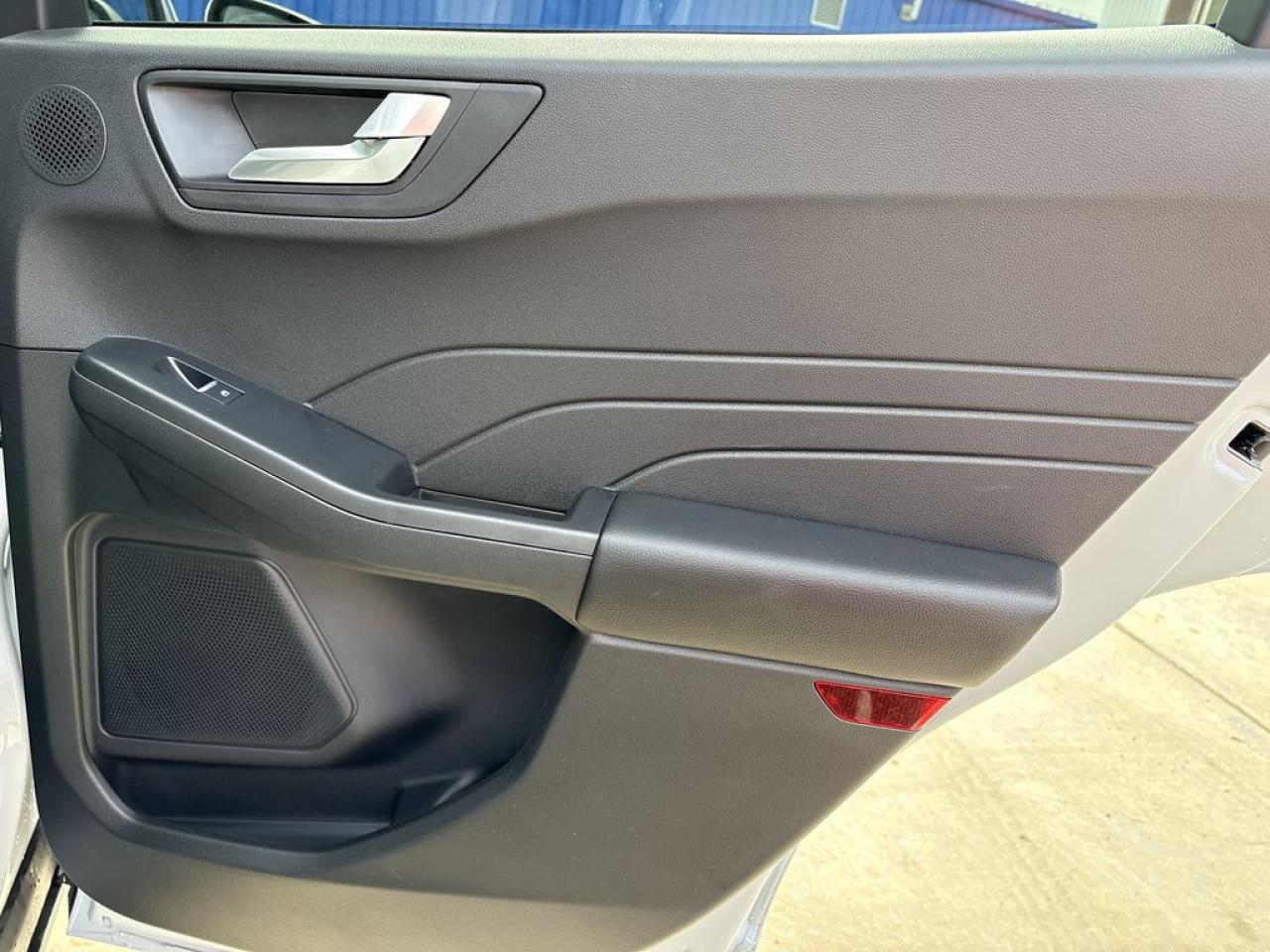 2025 Ford Escape Platinum 601A Photo5