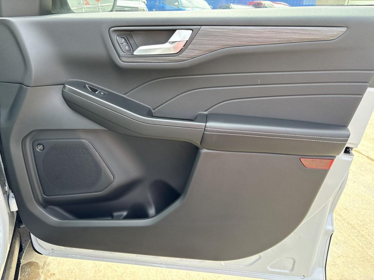 2025 Ford Escape Platinum 601A Photo5
