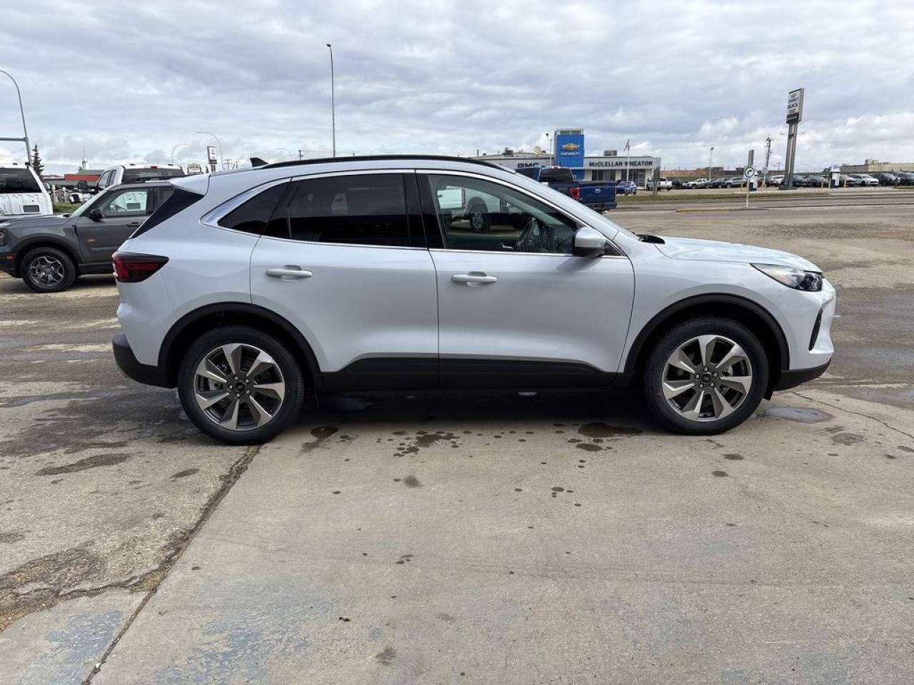 2025 Ford Escape Platinum 601A Photo5
