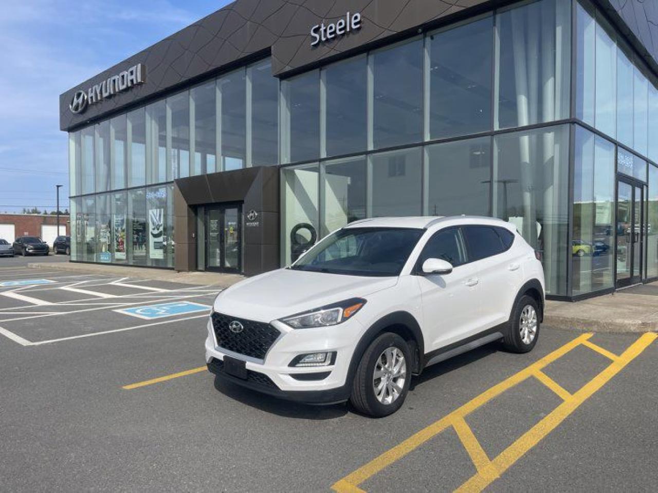 Small SUV 2WD, Preferred FWD, 6-Speed Automatic w/OD, Regular Unleaded I-4 2.0 L/122