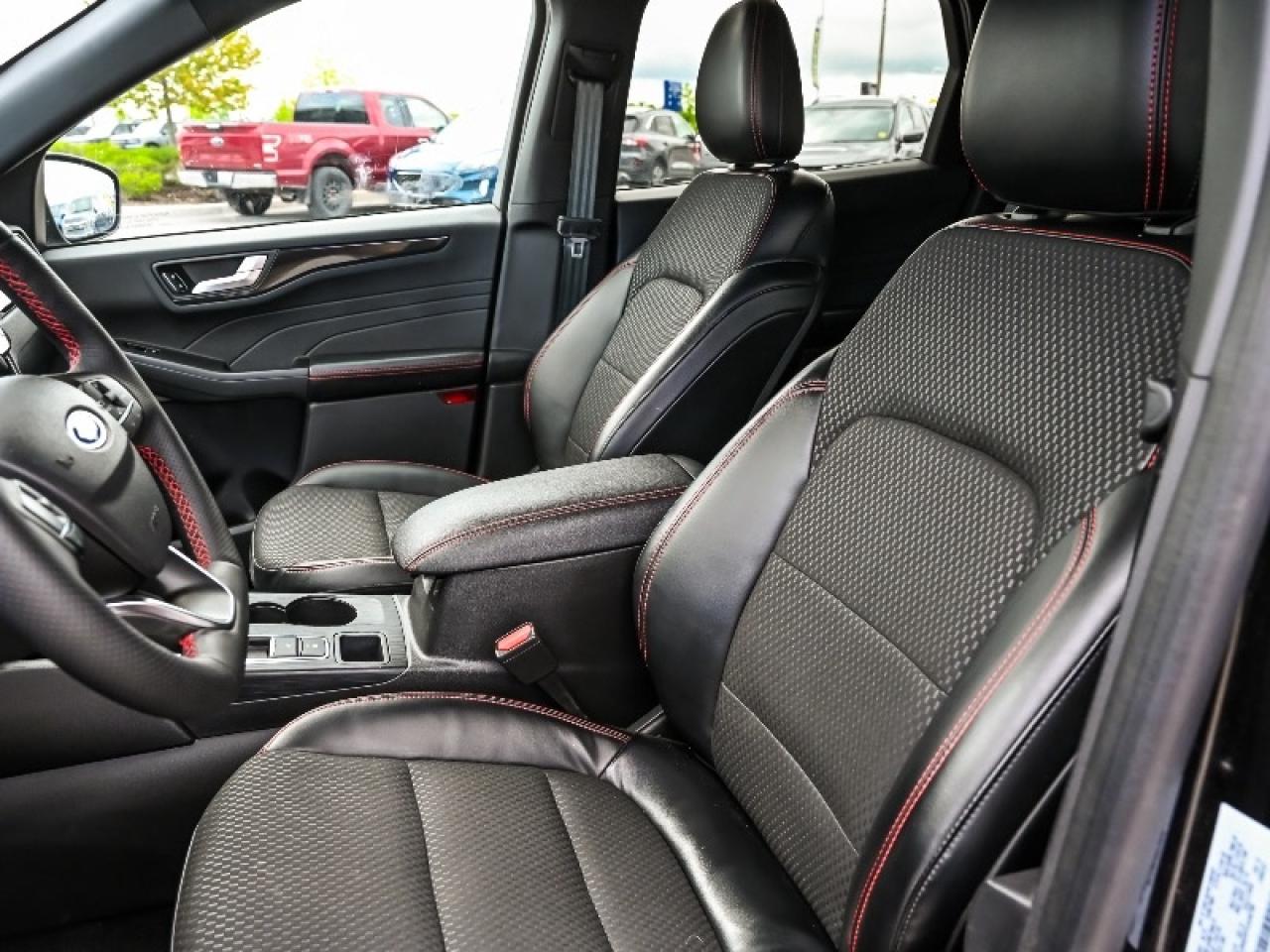 2023 Ford Escape ST-Line Select Photo