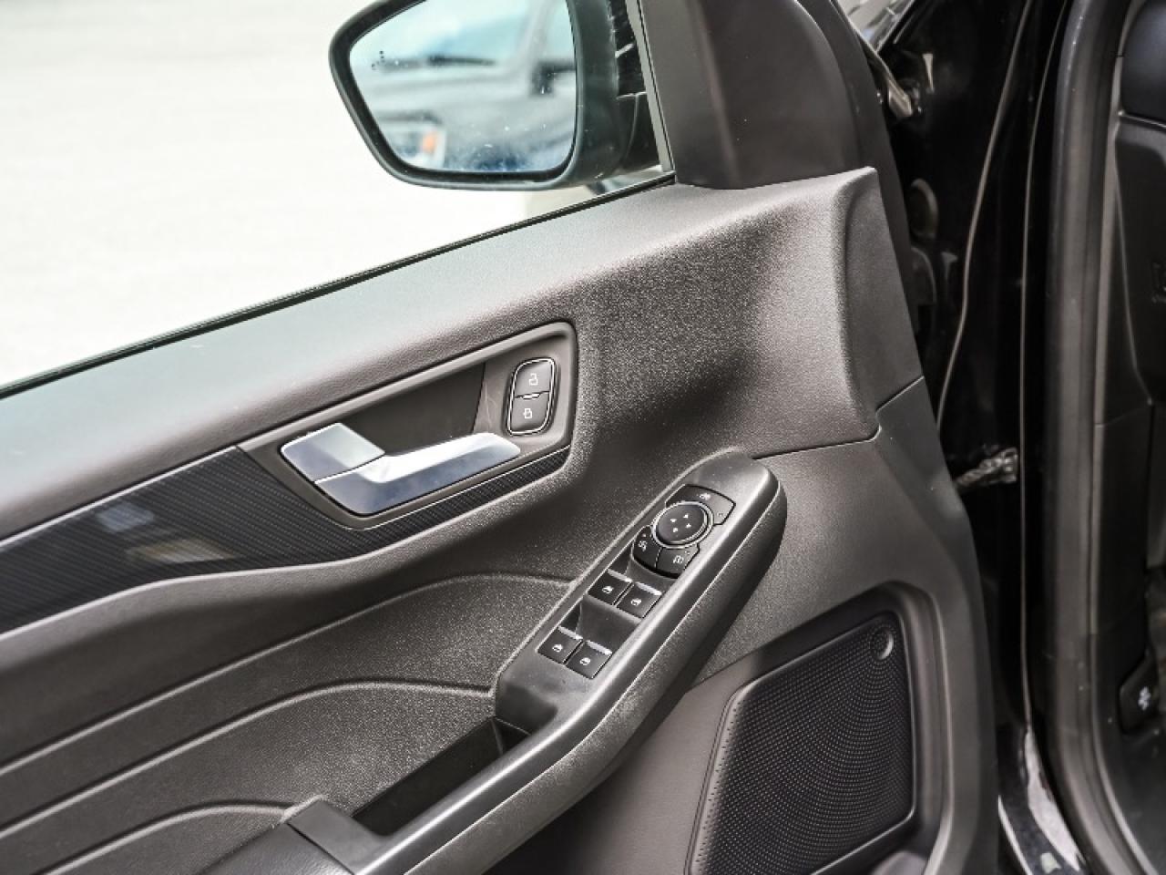 2023 Ford Escape ST-Line Select Photo