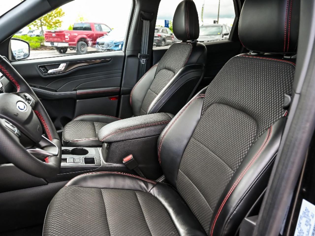 2023 Ford Escape ST-Line Select Photo