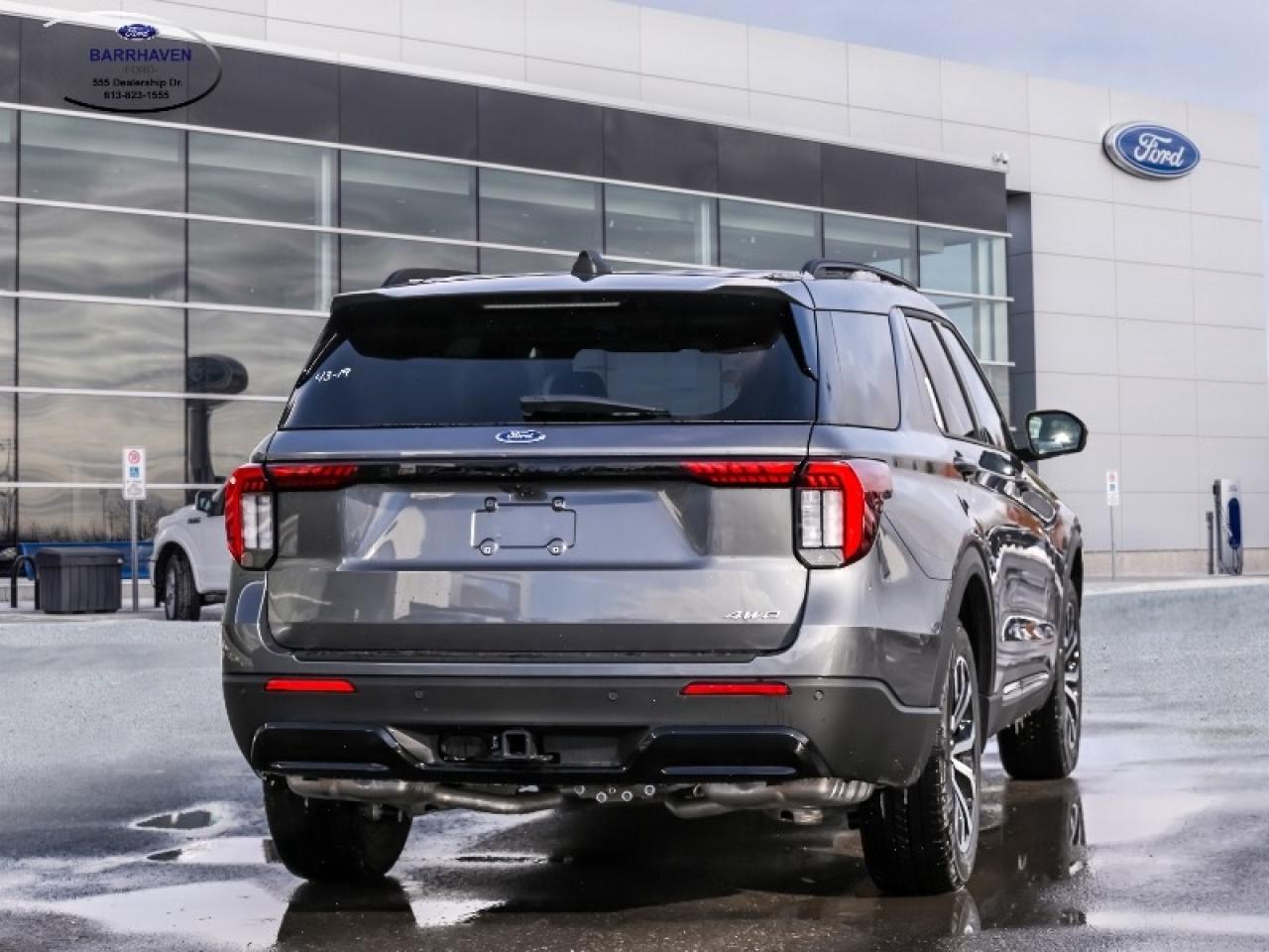 2025 Ford Explorer ST-Line Photo2