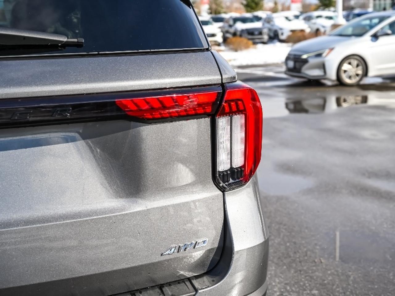 2025 Ford Explorer ST-Line Photo