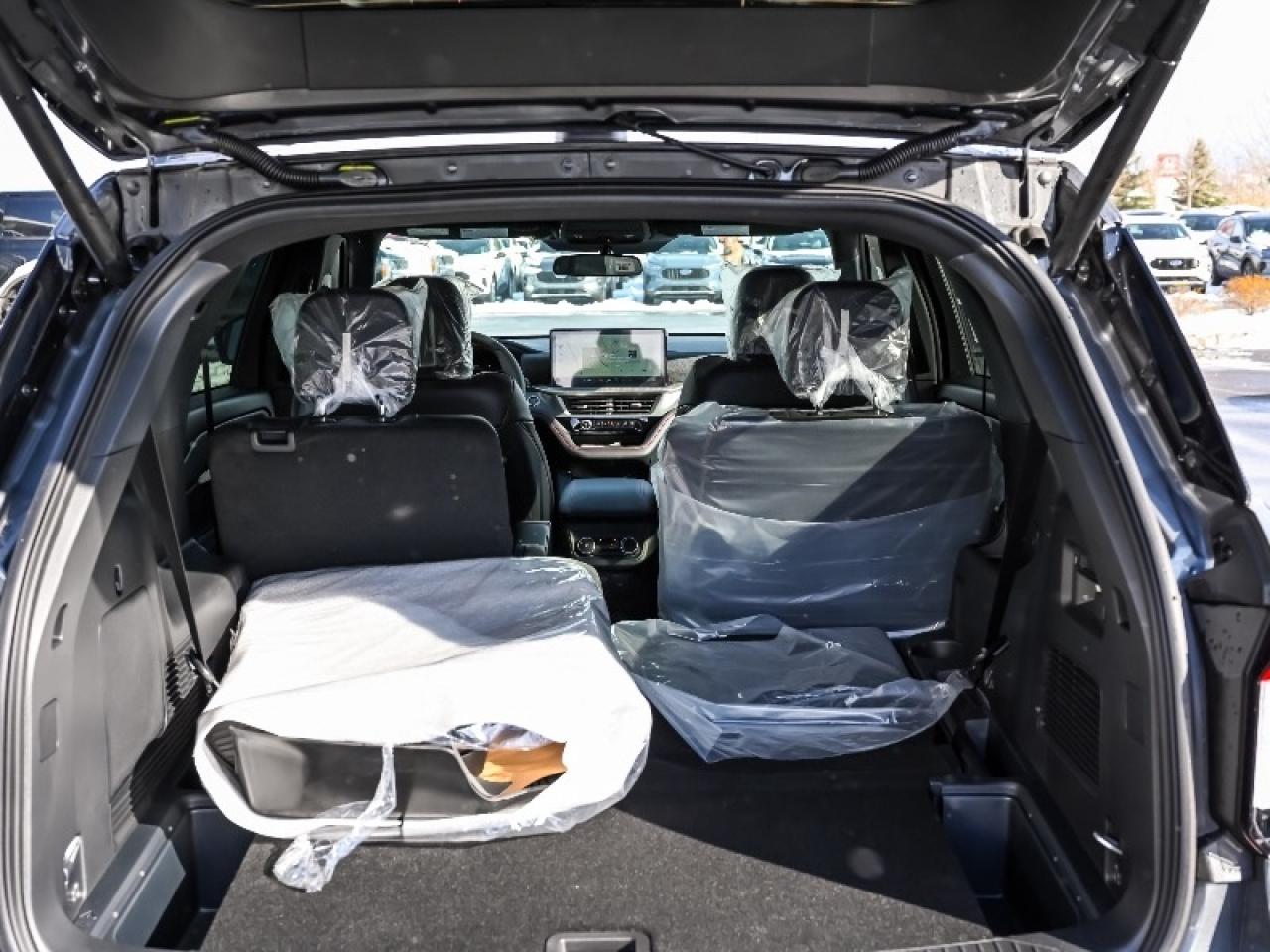 2025 Ford Explorer ST-Line Photo