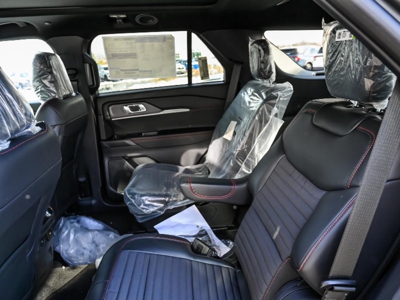 2025 Ford Explorer ST-Line Photo