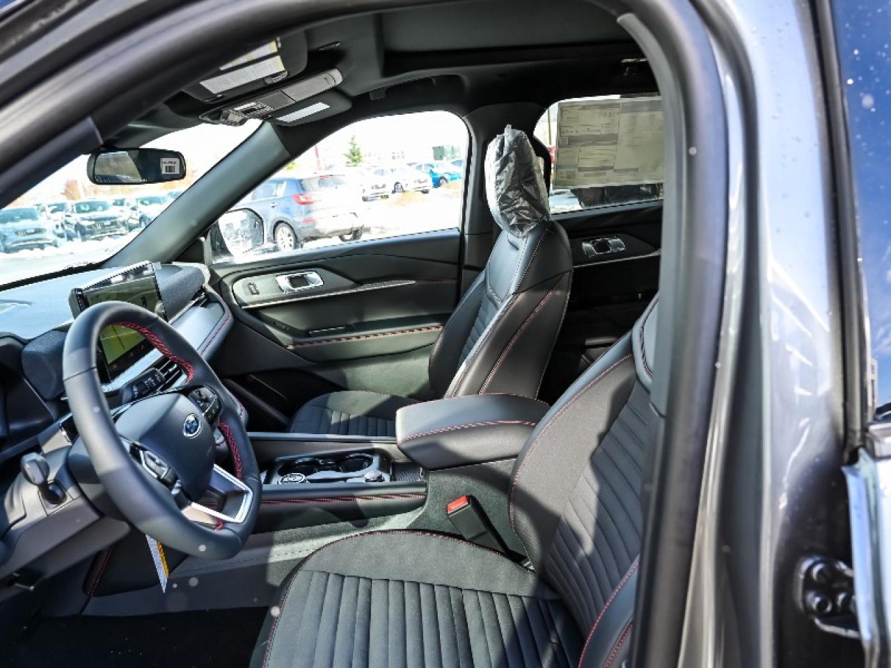 2025 Ford Explorer ST-Line Photo