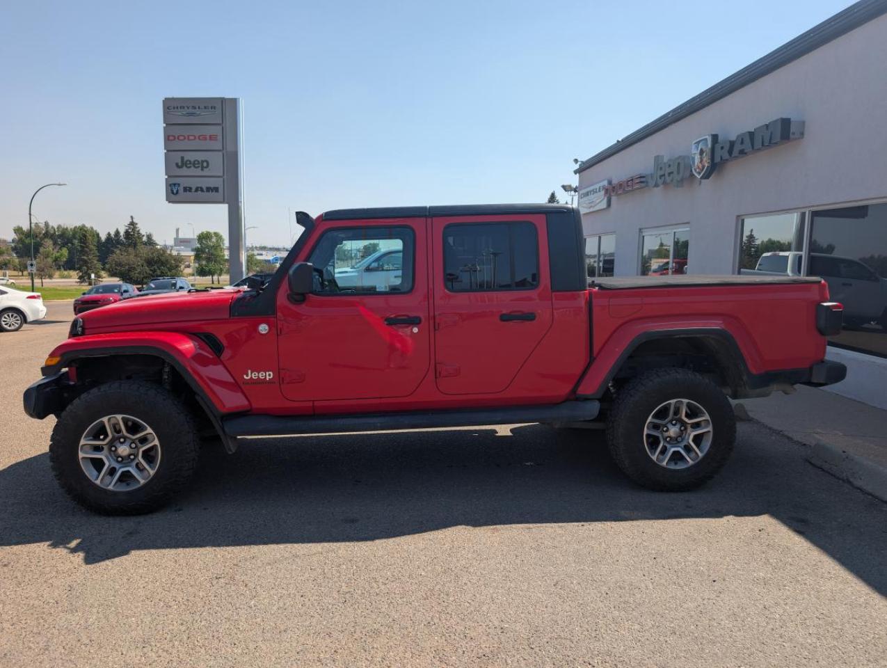 2020 Jeep Gladiator Overland 4x4 Photo3