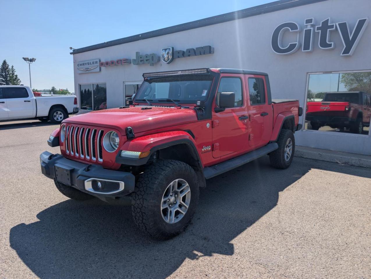 2020 Jeep Gladiator Overland 4x4 Photo2