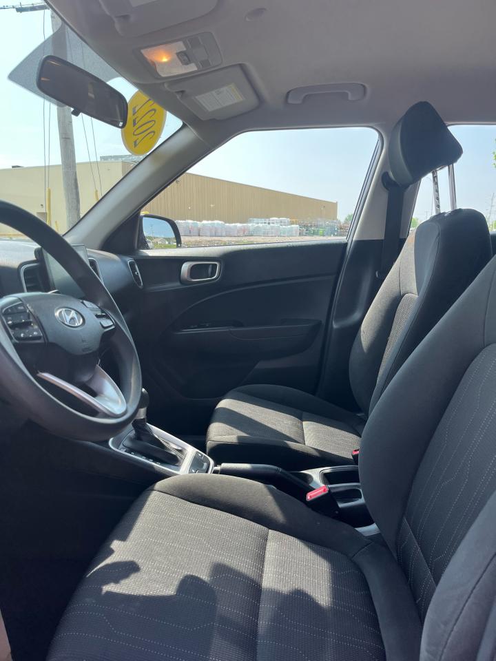 2022 Hyundai Venue Essential Photo