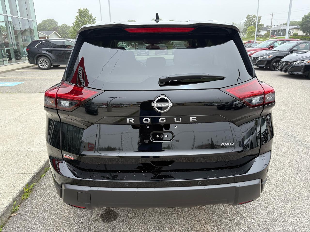 2025 Nissan Rogue SV MOONROOF Photo4