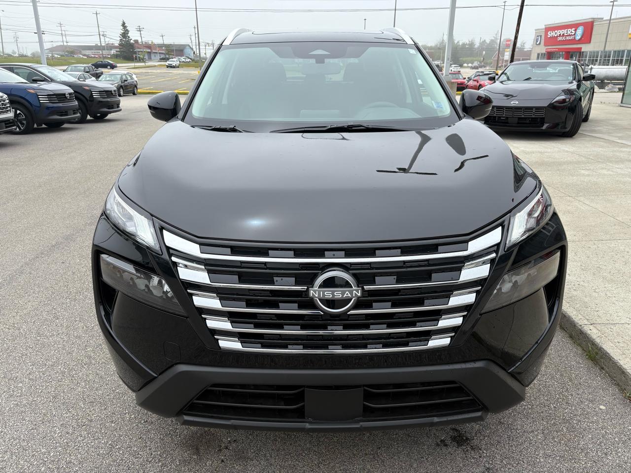 2025 Nissan Rogue SV MOONROOF Photo2