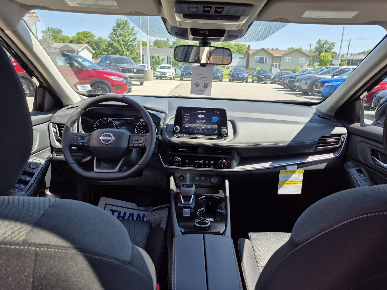 2025 Nissan Rogue SV MOONROOF Photo14