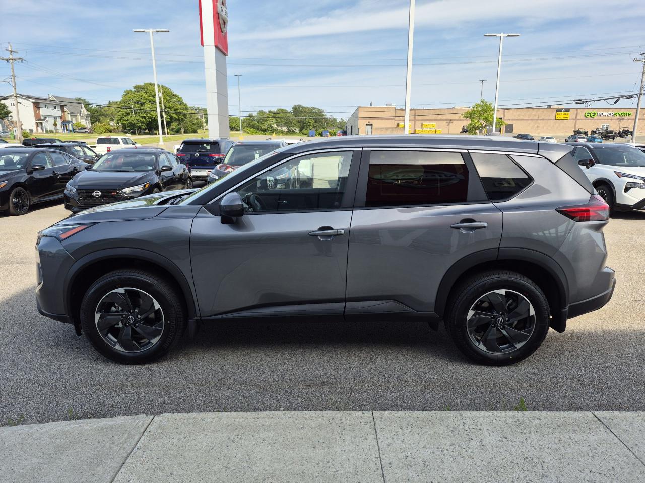 2025 Nissan Rogue SV MOONROOF Photo3