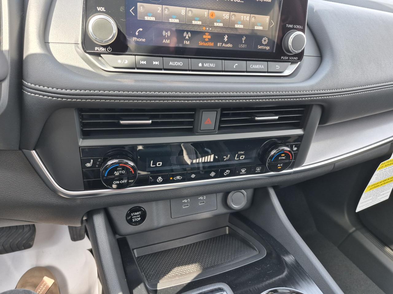 2025 Nissan Rogue SV MOONROOF Photo10