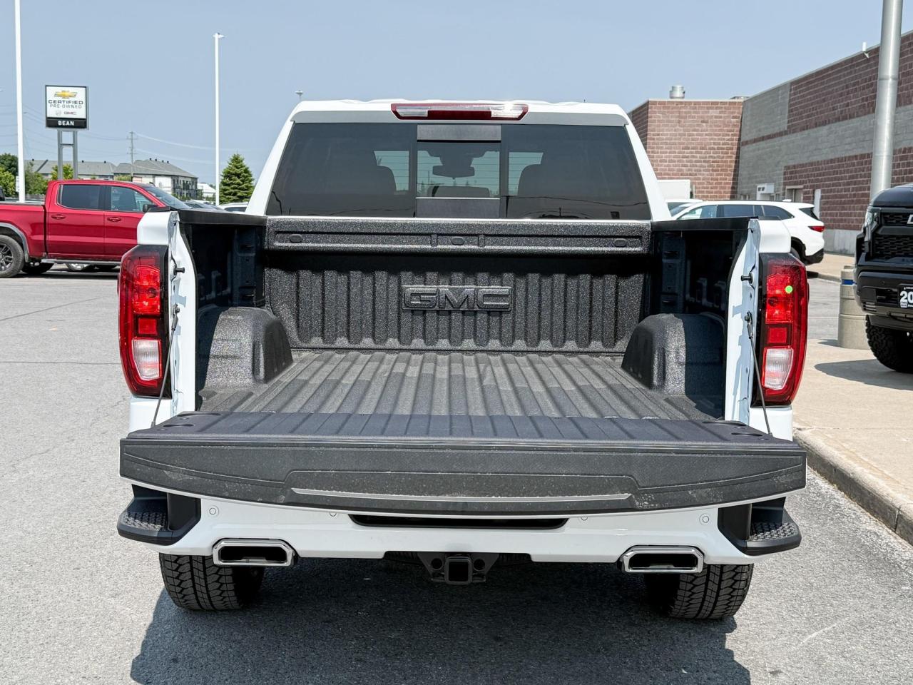 2025 GMC Sierra 1500 Elevation 5.3L V8 WITH REMOTE START/ENTRY, HEATED SEATS, HEATED STEERING WHEEL, CRUISE CONTROL, HD REAR VISION CAMERA, BOSE SOUND SYSTEM Photo