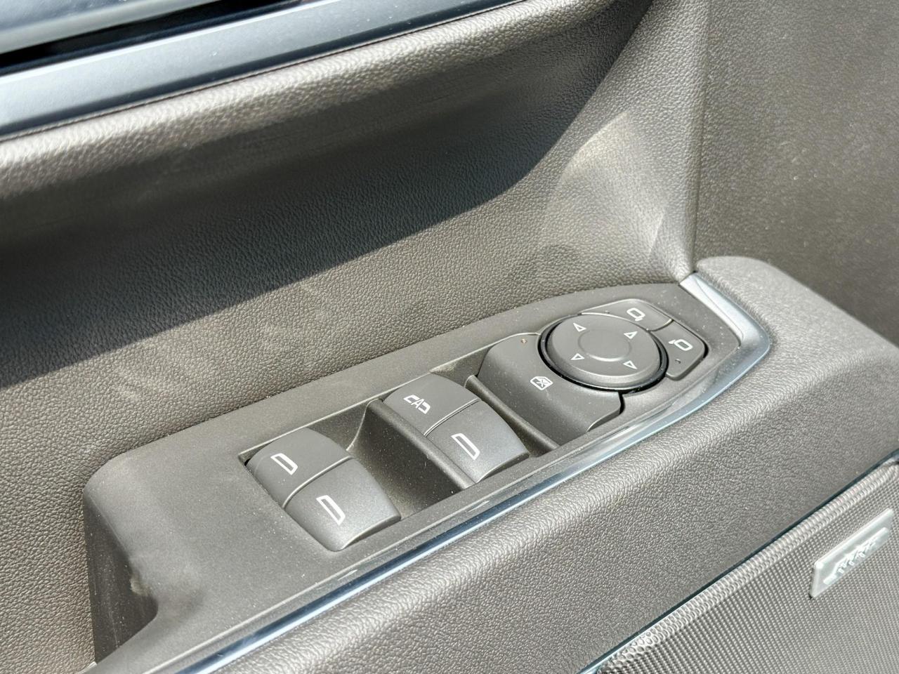 2025 GMC Sierra 1500 Elevation 5.3L V8 WITH REMOTE START/ENTRY, HEATED SEATS, HEATED STEERING WHEEL, CRUISE CONTROL, HD REAR VISION CAMERA, BOSE SOUND SYSTEM Photo