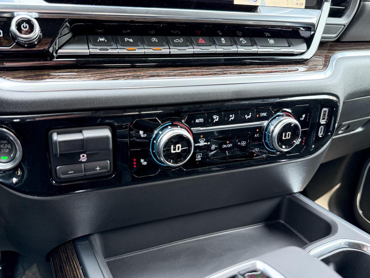 2025 GMC Sierra 1500 Elevation 5.3L V8 WITH REMOTE START/ENTRY, HEATED SEATS, HEATED STEERING WHEEL, CRUISE CONTROL, HD REAR VISION CAMERA, BOSE SOUND SYSTEM Photo