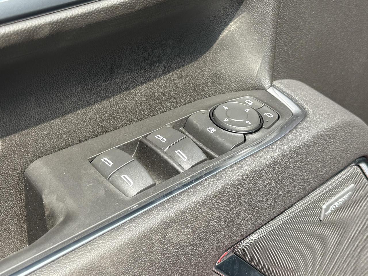 2025 GMC Sierra 1500 Elevation 5.3L V8 WITH REMOTE START/ENTRY, HEATED SEATS, HEATED STEERING WHEEL, CRUISE CONTROL, HD REAR VISION CAMERA, BOSE SOUND SYSTEM Photo