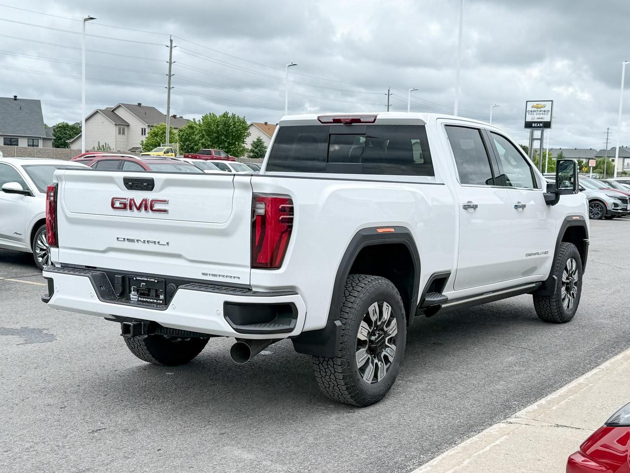 2025 GMC Sierra 2500 HD Denali DURAMAX 6.6L V8 WITH REMOTE START/ENTRY, HEATED SEATS, HEATED STEERING WHEEL, VENTILATED SEATS, HD SURROUND VISION Photo