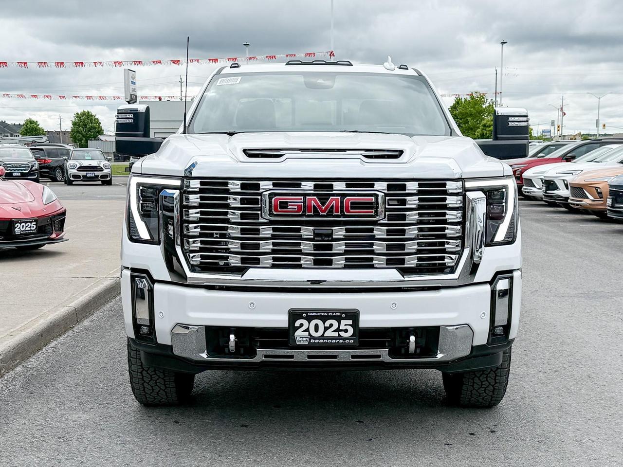 2025 GMC Sierra 2500 HD Denali DURAMAX 6.6L V8 WITH REMOTE START/ENTRY, HEATED SEATS, HEATED STEERING WHEEL, VENTILATED SEATS, HD SURROUND VISION Photo