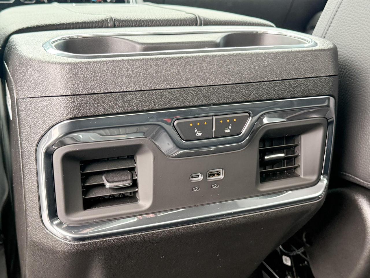 2025 GMC Sierra 2500 HD Denali DURAMAX 6.6L V8 WITH REMOTE START/ENTRY, HEATED SEATS, HEATED STEERING WHEEL, VENTILATED SEATS, HD SURROUND VISION Photo