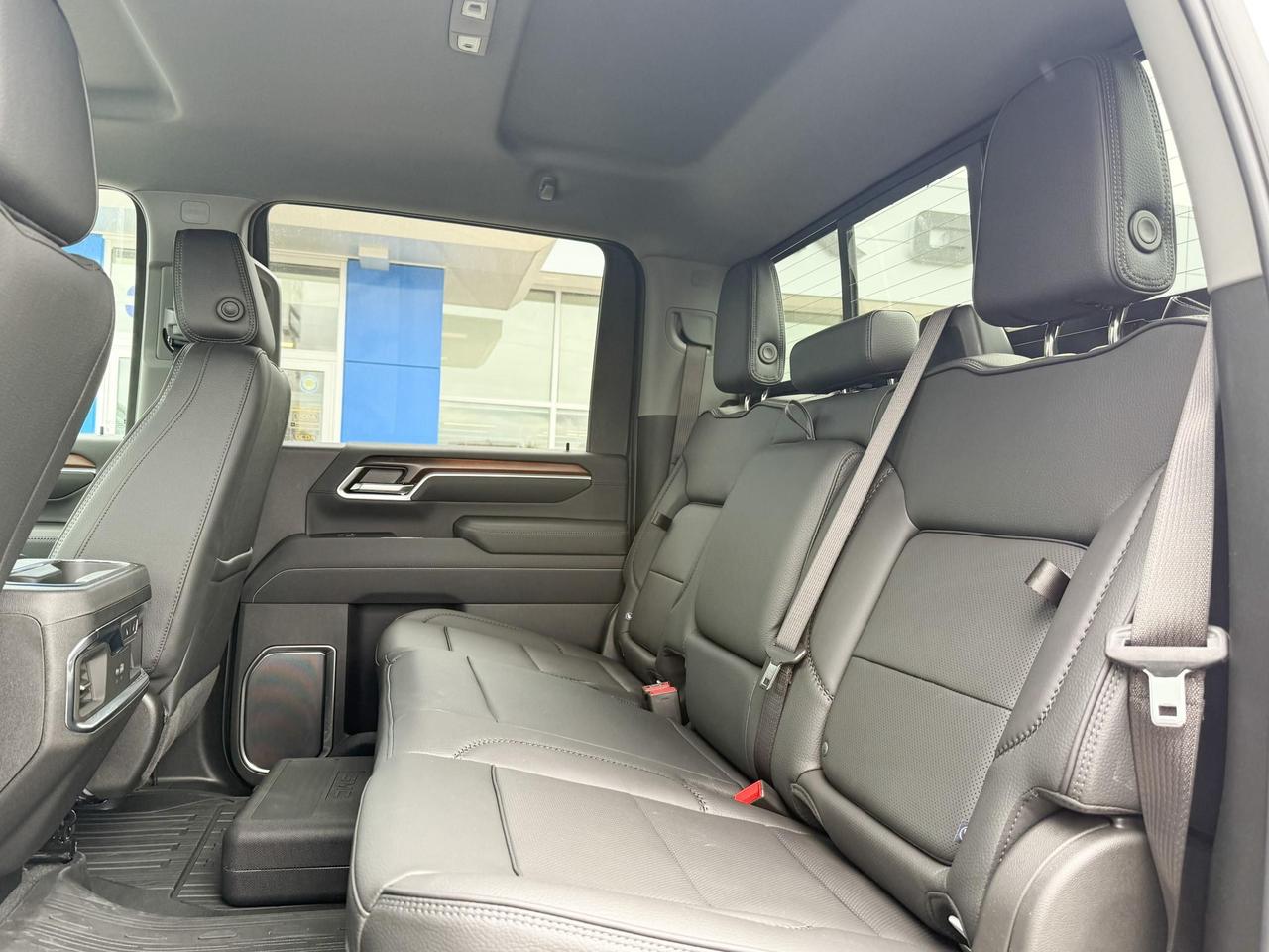 2025 GMC Sierra 2500 HD Denali DURAMAX 6.6L V8 WITH REMOTE START/ENTRY, HEATED SEATS, HEATED STEERING WHEEL, VENTILATED SEATS, HD SURROUND VISION Photo