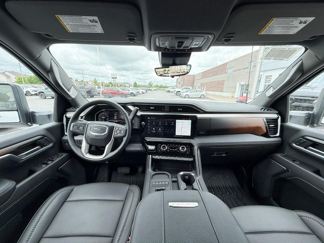 2025 GMC Sierra 2500 HD Denali DURAMAX 6.6L V8 WITH REMOTE START/ENTRY, HEATED SEATS, HEATED STEERING WHEEL, VENTILATED SEATS, HD SURROUND VISION Photo