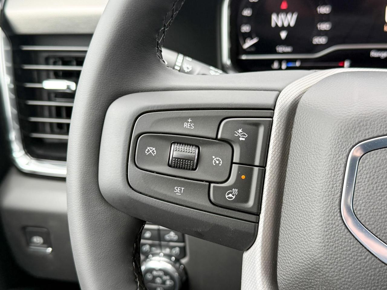 2025 GMC Sierra 2500 HD Denali DURAMAX 6.6L V8 WITH REMOTE START/ENTRY, HEATED SEATS, HEATED STEERING WHEEL, VENTILATED SEATS, HD SURROUND VISION Photo