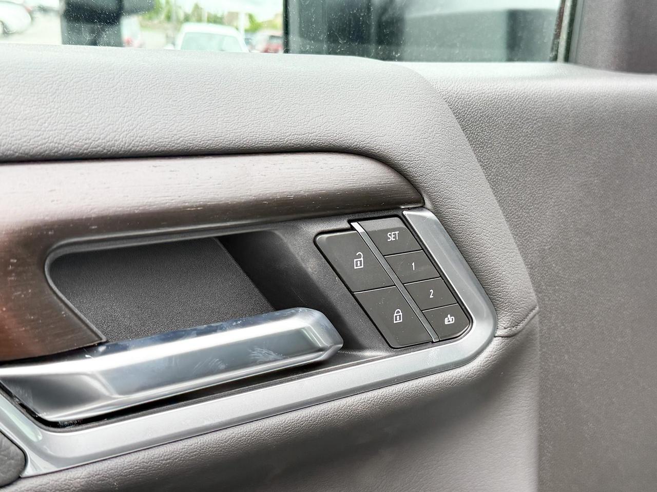 2025 GMC Sierra 2500 HD Denali DURAMAX 6.6L V8 WITH REMOTE START/ENTRY, HEATED SEATS, HEATED STEERING WHEEL, VENTILATED SEATS, HD SURROUND VISION Photo