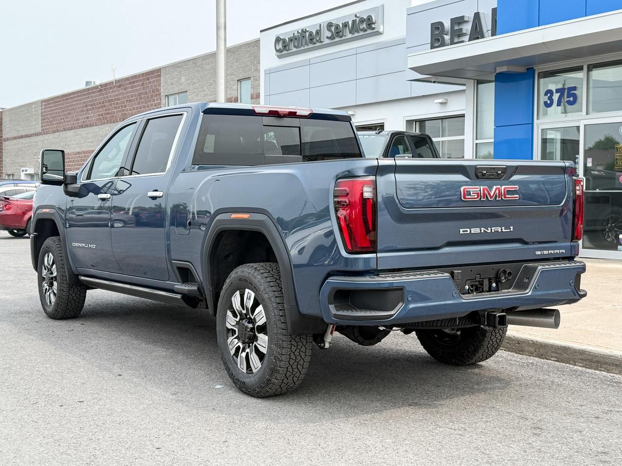 2025 GMC Sierra 2500 HD Denali DURAMAX 6.6L V8 WITH REMOTE START/ENTRY, HEATED SEATS, HEATED STEERING WHEEL, VENTILATED SEATS, HD SURROUND VISION Photo