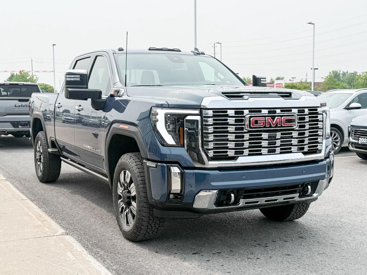 2025 GMC Sierra 2500 HD Denali DURAMAX 6.6L V8 WITH REMOTE START/ENTRY, HEATED SEATS, HEATED STEERING WHEEL, VENTILATED SEATS, HD SURROUND VISION Photo