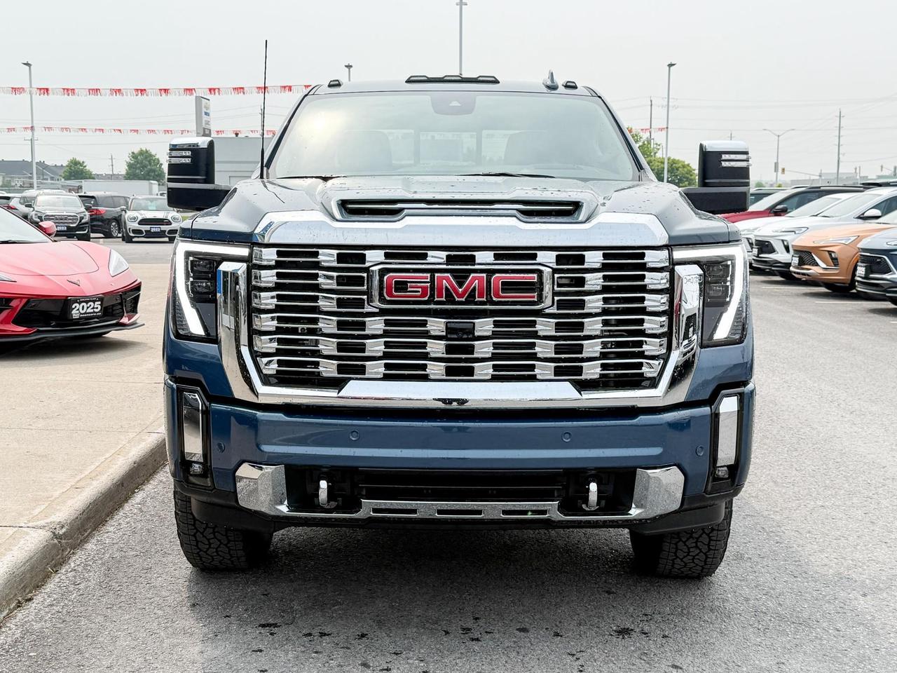 2025 GMC Sierra 2500 HD Denali DURAMAX 6.6L V8 WITH REMOTE START/ENTRY, HEATED SEATS, HEATED STEERING WHEEL, VENTILATED SEATS, HD SURROUND VISION Photo