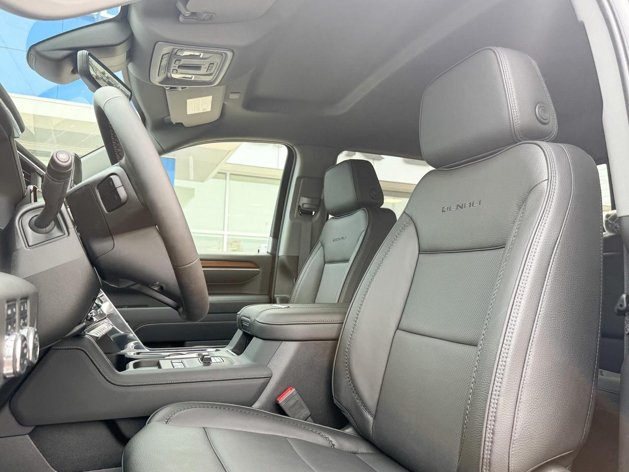 2025 GMC Sierra 2500 HD Denali DURAMAX 6.6L V8 WITH REMOTE START/ENTRY, HEATED SEATS, HEATED STEERING WHEEL, VENTILATED SEATS, HD SURROUND VISION Photo