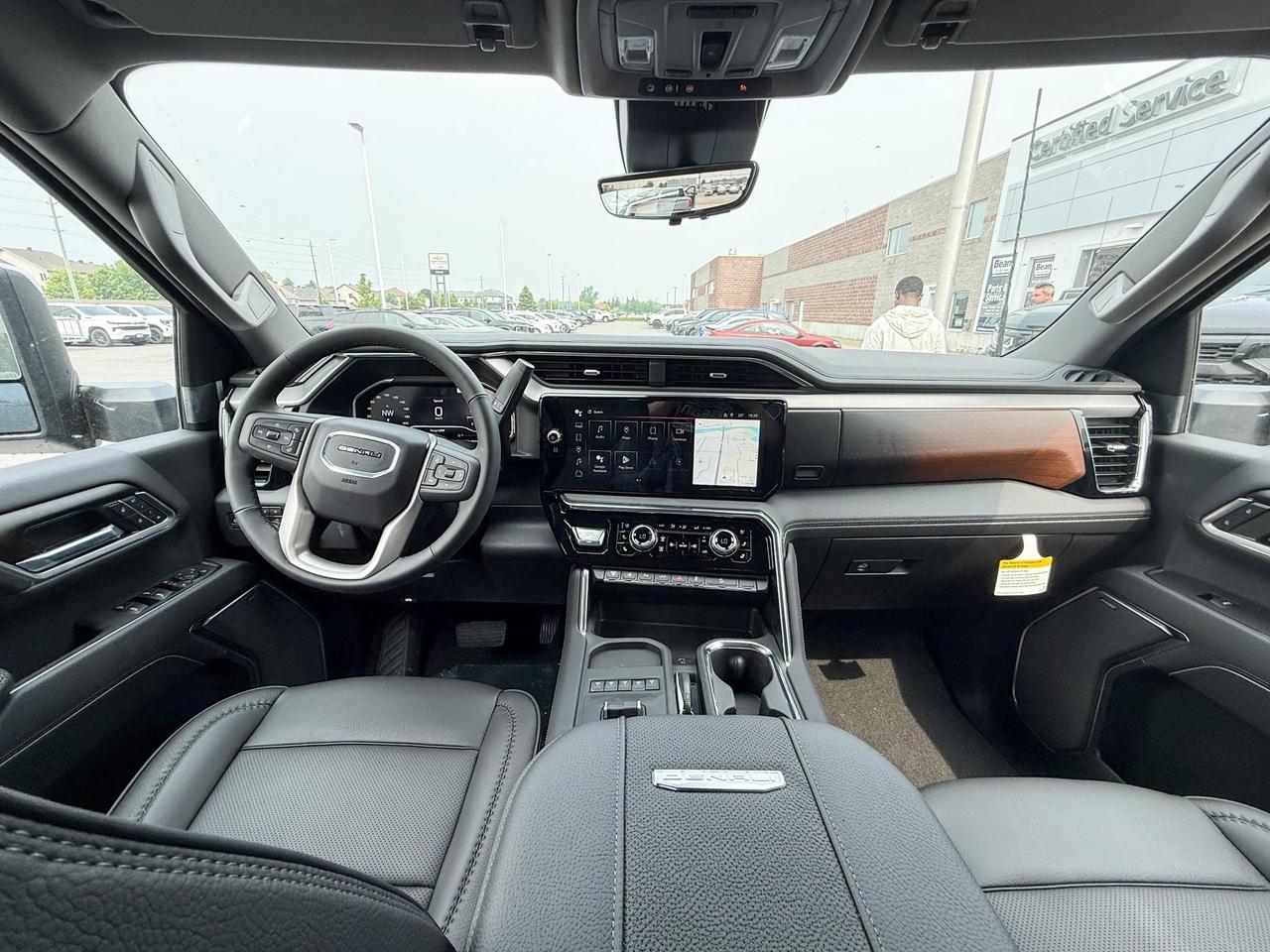 2025 GMC Sierra 2500 HD Denali DURAMAX 6.6L V8 WITH REMOTE START/ENTRY, HEATED SEATS, HEATED STEERING WHEEL, VENTILATED SEATS, HD SURROUND VISION Photo