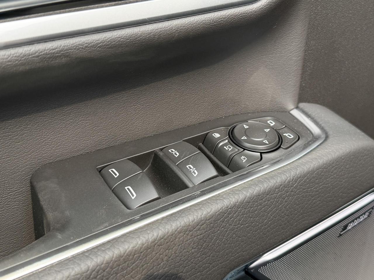 2025 GMC Sierra 2500 HD Denali DURAMAX 6.6L V8 WITH REMOTE START/ENTRY, HEATED SEATS, HEATED STEERING WHEEL, VENTILATED SEATS, HD SURROUND VISION Photo