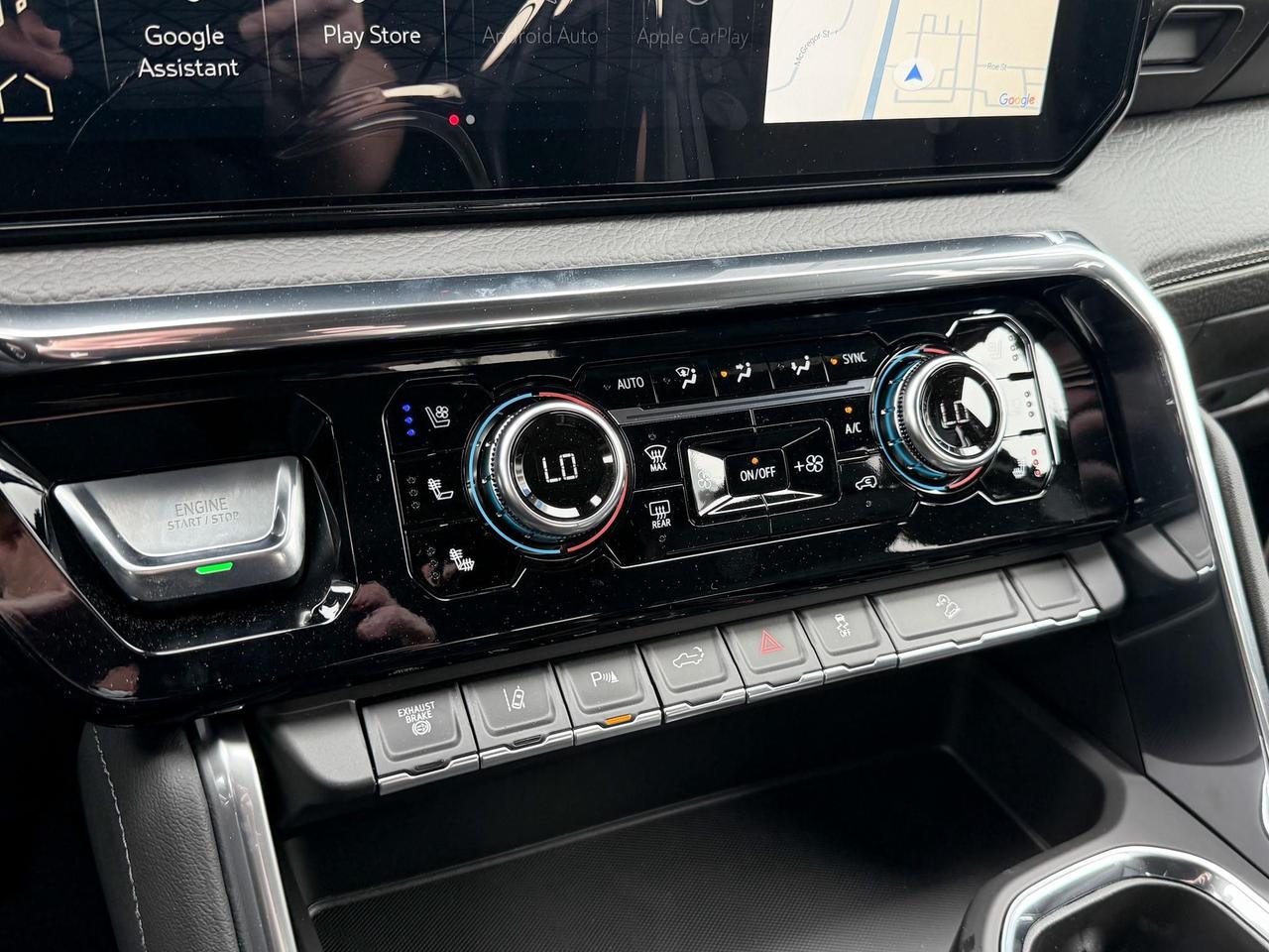 2025 GMC Sierra 2500 HD Denali DURAMAX 6.6L V8 WITH REMOTE START/ENTRY, HEATED SEATS, HEATED STEERING WHEEL, VENTILATED SEATS, HD SURROUND VISION Photo