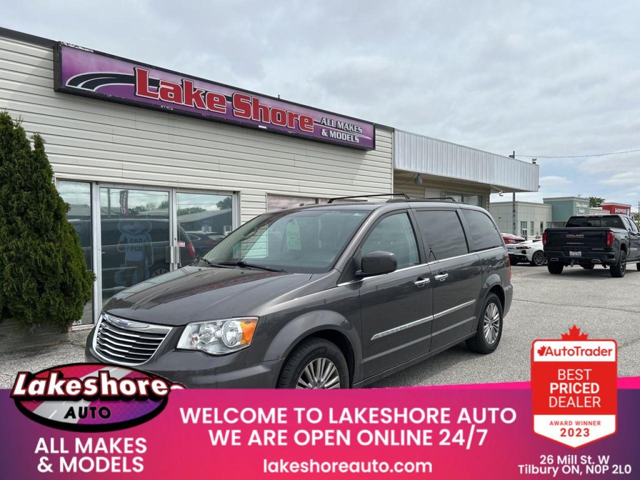Used 2016 Chrysler Town & Country Touring-L Touring for sale in Tilbury, ON