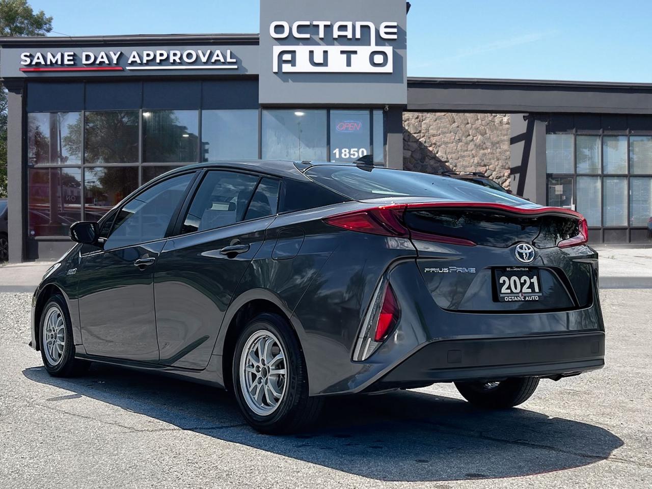 2021 Toyota Prius Prime Upgrade Auto - Photo #5