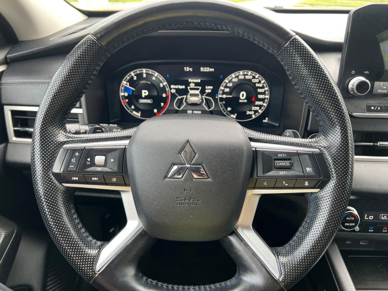 2022 Mitsubishi Outlander LE S-AWC - Photo #9