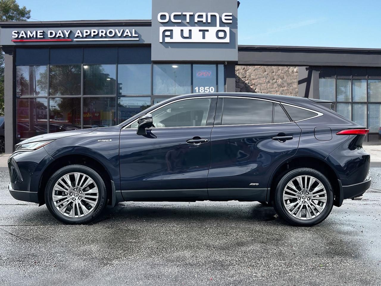 2021 Toyota Venza LIMITED AWD - Photo #3