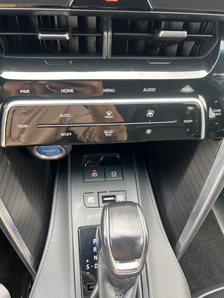 2021 Toyota Venza LIMITED AWD - Photo #13