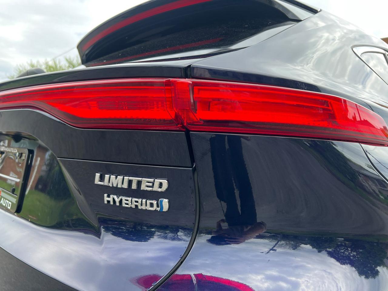 2021 Toyota Venza LIMITED AWD - Photo #6