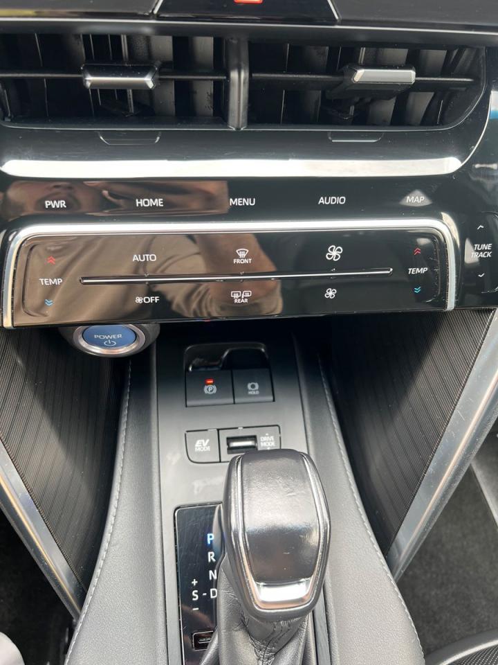 2021 Toyota Venza LIMITED AWD - Photo #13
